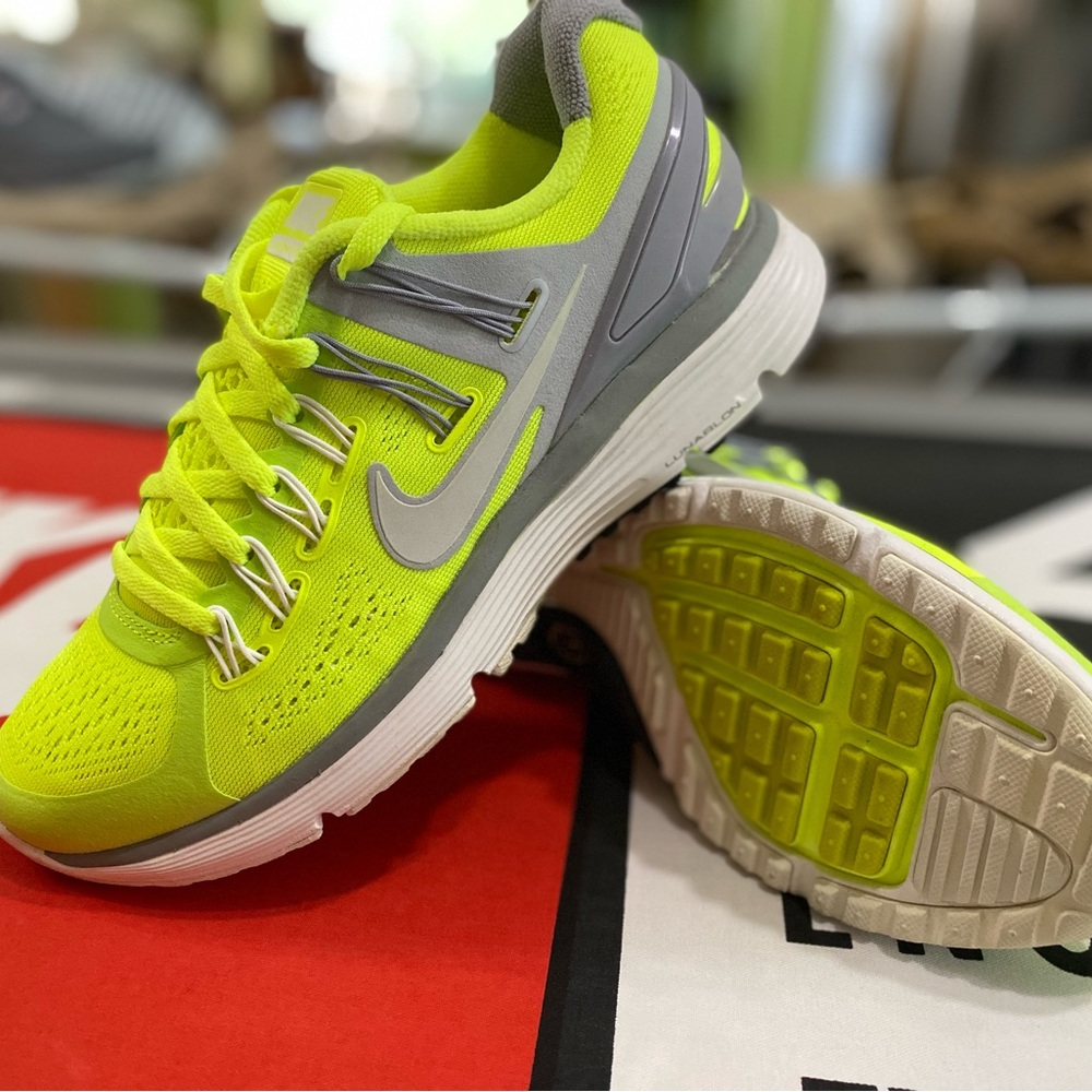 Nike Lunar Eclipse 3 size 8 women’s running shoe
